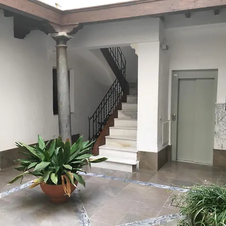 Apartment In Elvira Street With Wifi
