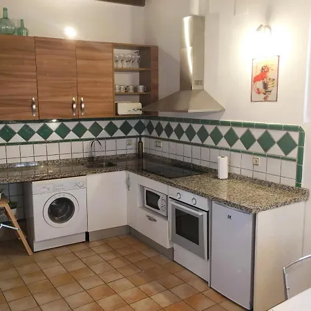 Apartment In Elvira Street With Wifi